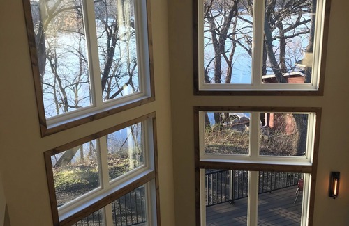 Alexandria House | New Construction on Beautiful Lake Victoria! Close to town!