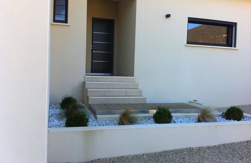 Marsanne Villa | New, contemporary, fully air-conditioned house with swimming pool and large garden