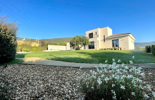 Marsanne Villa | New, contemporary, fully air-conditioned house with swimming pool and large garden