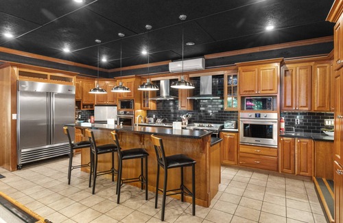 Cadiz House | NEW: "Cool Goose Landing" | Lakefront w/Private Dock, Games, Event Space & More!