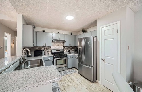 Wells Branch House | New, Cozy, and Remodeled Austin Home w/Deck