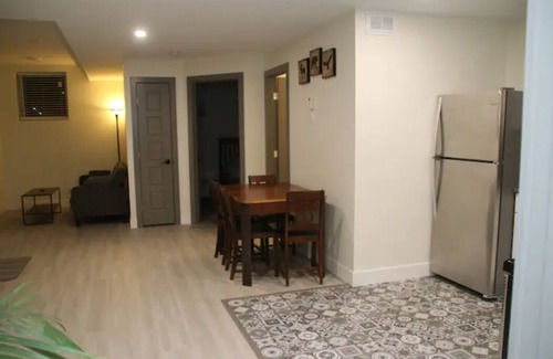 Saskatoon Downtown Apartment | NEW Cozy Modern Full Basement Suite (Mins To DT)