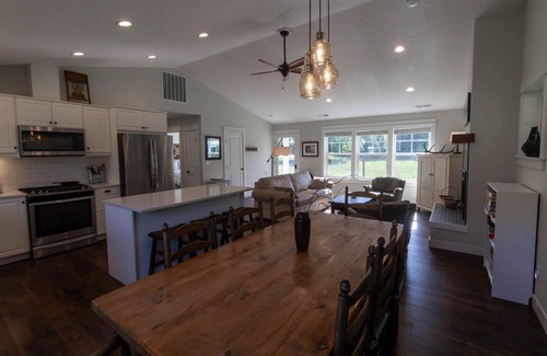 Skamokawa House | New creek-side home in the country with modern amenities