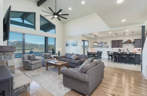 Durango House | New Custom Home on 35 Acres - Amazing Mtn Views -15 Min to DGO - AC/Hot Tub