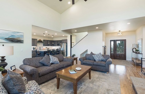 Durango House | New Custom Home on 35 Acres - Amazing Mtn Views -15 Min to DGO - AC/Hot Tub