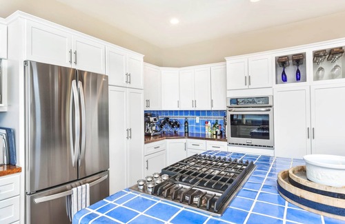 Sandpoint Ski Chalet | NEW - Custom Lake House w/Private Island