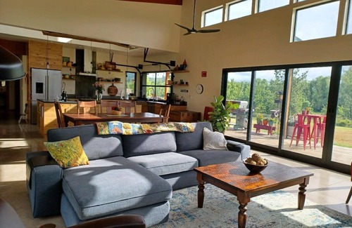 Eugene House | New Custom PNW Modern home 20 min to Hayward Field