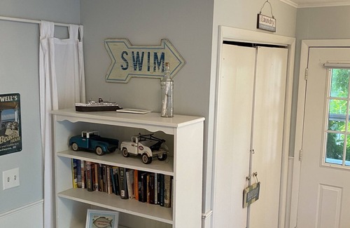 Ludington Cottage | NEW Cute Cottage Walk to Beach/Downtown Ludington