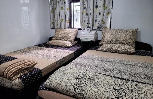 Tsim Sha Tsui House | New Day Night Hostel RECEPTION 24 HOUR BLOCK D CHUNGKING MANSION TSIM SHA TSUI KOWLOONN