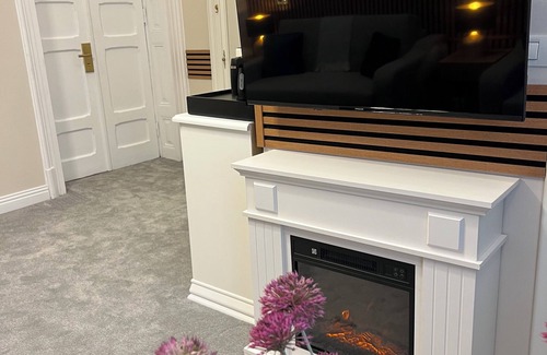 Bucharest City-Centre Apartment | New Deluxe Charming 1-bedroom apartment in terrific Bucharest with WiFi,AC.