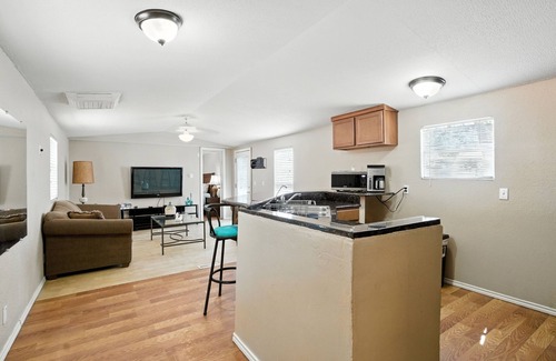 Mesilla Park House | NEW! Desert Haven Cozy 2-Bedroom Mobile Home Near NMSU ~ RA502259
