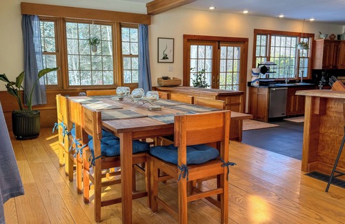 Lebanon House | NEW - Designer Home - Mins to Lebanon/Hanover - Chef's Kitchen - Sauna -Sleeps 8