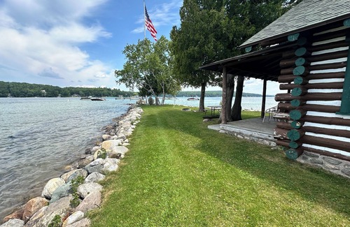 Boyne City House | *NEW* Desirable spot on Walloon Lake! Friday to Friday