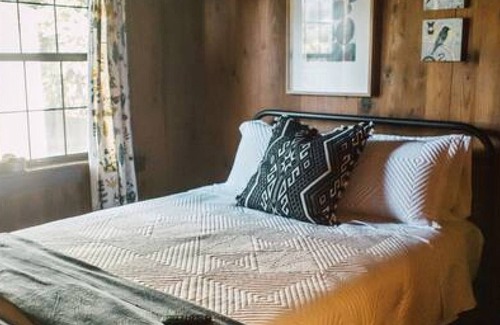 Murfreesboro Cabin | *New* Downtown-Urban Cabin Unique Stay