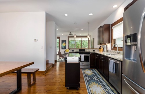 Whitefish House | New downtown Whitefish listing - New furniture - AC - walk to everything - close to Whitefish river