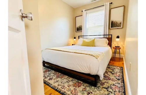 Westwood Place Cottage | New! East West Nest ~ Walkable ~ Private ~ Stylish