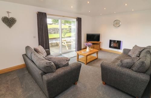 Peak District National Park House | NEW ELM TREE FARM, family friendly in Chapel-En-Le-Frith