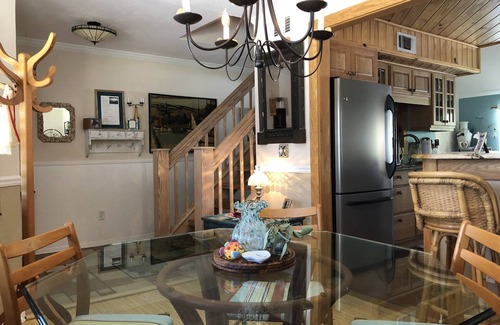 McGregor House | New England Beach style home in the heart of Ft Myers min to beaches & downtown!