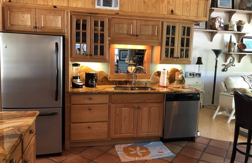 McGregor House | New England Beach style home in the heart of Ft Myers min to beaches & downtown!