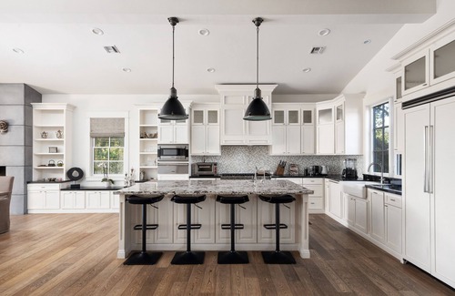 Arcadia House | NEW *Extended Stay* Spacious luxury home, privately located at end of cul de sac