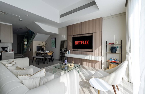 Dubai Villa | New Family Villa w/PS5, Play Kitchen, Garden, Balcony & Private Parking