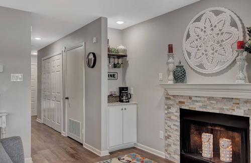 Hot Springs Condo | NEW! Farr Shores Lakefront Retreat. Boat ramp available