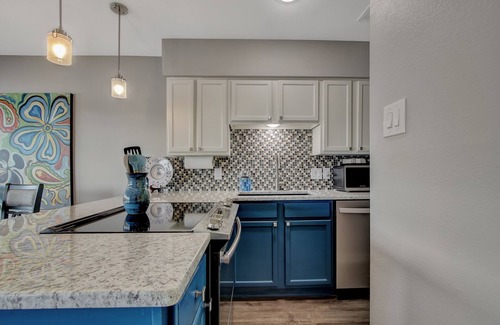 Hot Springs Condo | NEW! Farr Shores Lakefront Retreat. Boat ramp available