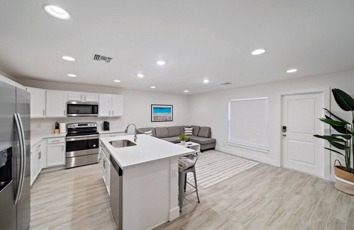 Palm Beach - West Palm Beach House | New! Few minutes to Downtown, 10 to the Beach!