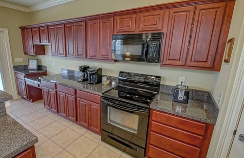 Barataria House | New For 2025 - Waterfront Bayou Retreat: 25 Min to NOLA.