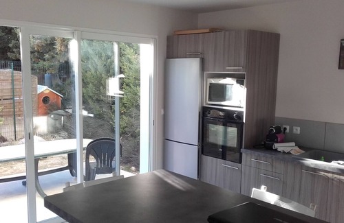 Saint-Saturnin-les-Avignon Villa | NEW VILLA WITH AIR CONDITIONING IN QUIET
