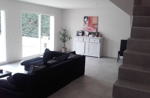 Saint-Saturnin-les-Avignon Villa | NEW VILLA WITH AIR CONDITIONING IN QUIET