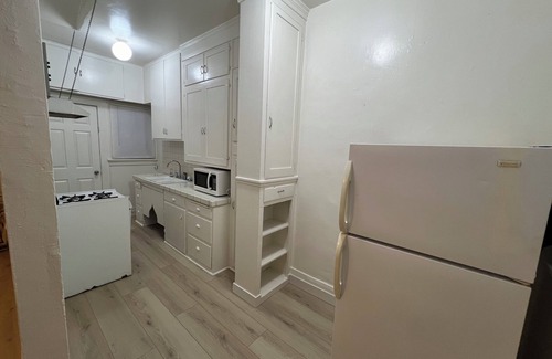 Alamitos Beach Condo | NEW fully remodeled apt in Long Beach