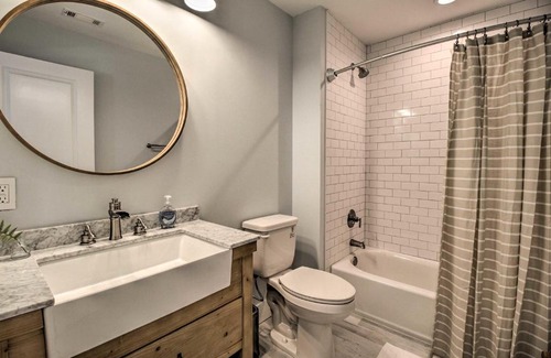 The Point Apartment | NEW! Fully Renovated 2 Bed 2 Bath Apartment in Downtown Beaufort