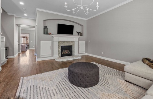 Lone Tree House | New! Gourmet Kitchen - Close to Lone Tree and Bluffs Regional Park - 30+ Day