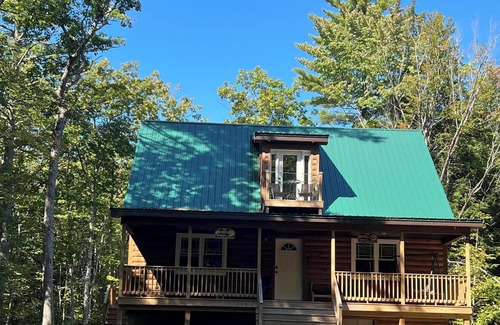 North Sebago House | New Home: Enchanting 3-bedroom house in Sebago