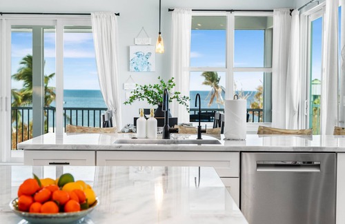 Captiva House | New Home! Gulf View, Private Pool, Club Amenities!