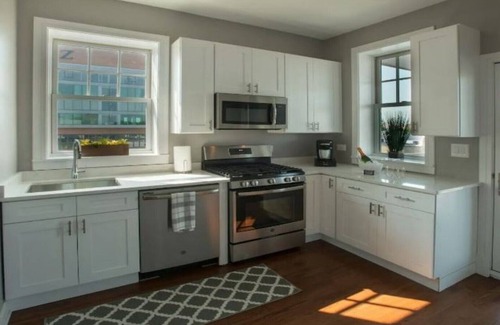 Wrigleyville House | New home w/view & party deck - 2nd Floor