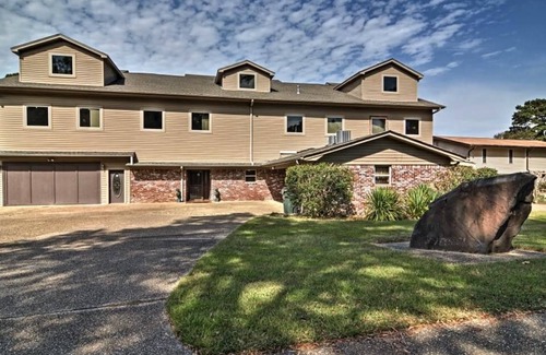 Lake Hamilton House | NEW HOT SPRINGS LAKE HOUSE - 8 BR+Pool-HOTUB+Boat Rentals+Events+etc.