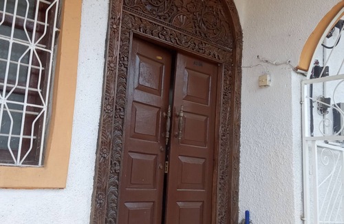 Stone Town House | New house 10 min from the center, ac, tv, shot shower, cctv camera