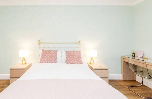Shadwell Apartment | New House 10 minutes to Tower Bridge! 8 people!
