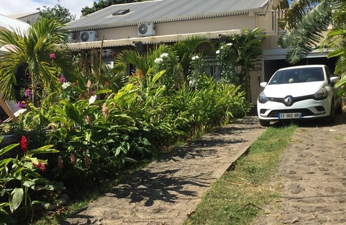 Piton Saint-Leu House | New house of 200m ² with enclosed garden and panoramic view of the ocean