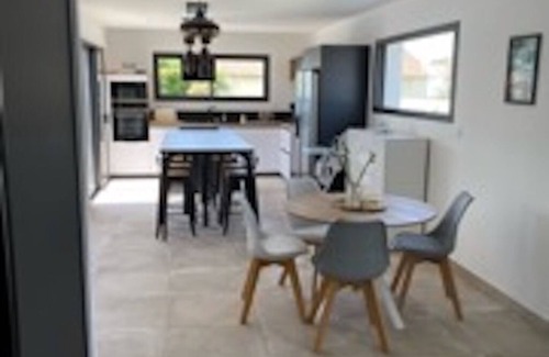 Vaux-sur-Mer House | New house with heated swimming pool for 8 to 10 people, quiet area