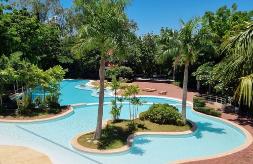 Lapu-Lapu Condo | New Huge 2 BR Oceanfront - condo (100sqm)