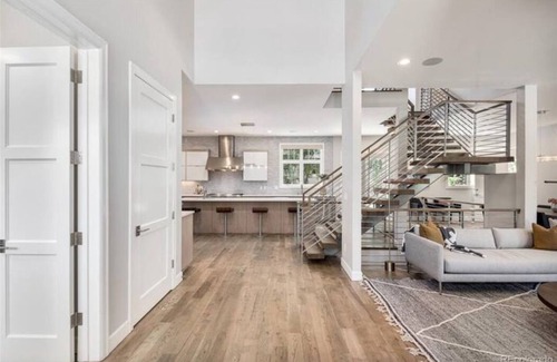 Hilltop House | NEW! Huge Luxury Family Home with Roof Deck, Chef's Dreamn