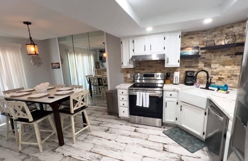 South Padre Island Condo | NEW! Inverness #505 2-Bedroom Home with Pool
