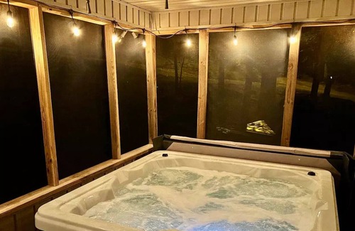 Mentone House | New Just Remodeled! The Nut House! HotTub-Fireplace-Entire House-3BR-3BA