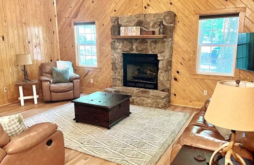 Mentone House | New Just Remodeled! The Nut House! HotTub-Fireplace-Entire House-3BR-3BA