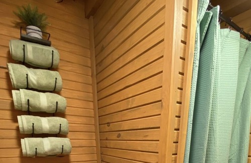 Eureka Springs Cabin | NEW Kettle Cabin 2