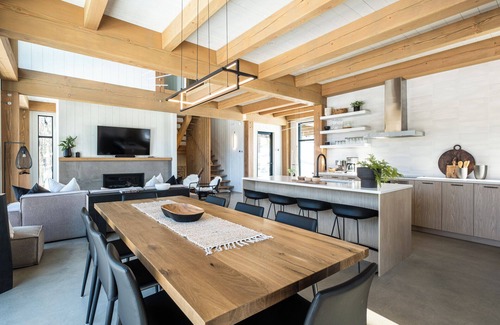 Mont-Tremblant House | NEW! Lagom Strala | Harmonious | Hot Tub | Near Golf Course | Tremblant Living