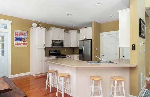 Lake Cowichan House | NEW Lakefront Home on Lake Cowichan